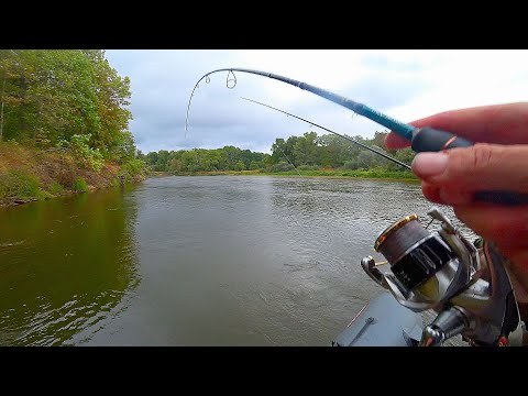 Видео: ЧТО ЭТО ?! ТУТ ЩУКА ПОД КАЖДОЙ КОРЯГОЙ! Осенний ЖОР хищника на джиг! Рыбалка на спиннинг 2022!