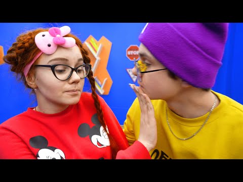 Видео: СТАРШЕКЛАССНИК И МАША ВМЕСТЕ! НОВАЯ ПАРА В ШКОЛЕ!