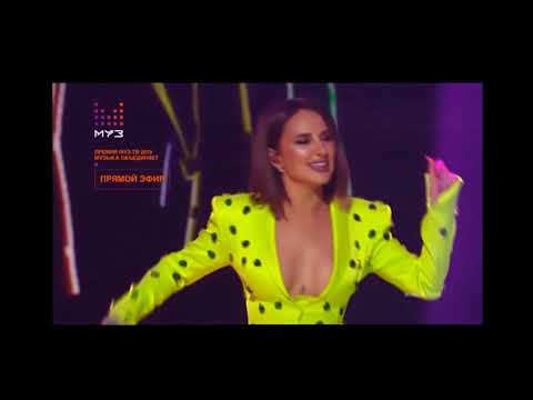 Видео: Artik & Asti и Артём Качер - Грустный Дэнс (Премия МузТВ 2019)