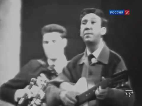 Видео: Виктор Гридин аккомпанирует Юрию Никулину 1966 год