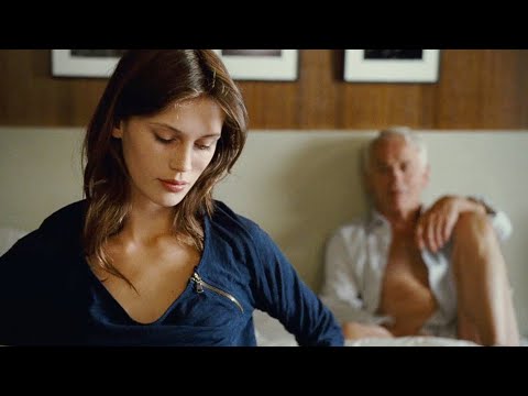 Видео: После учёбы она встречается со стариками в отелях, но не ради денег