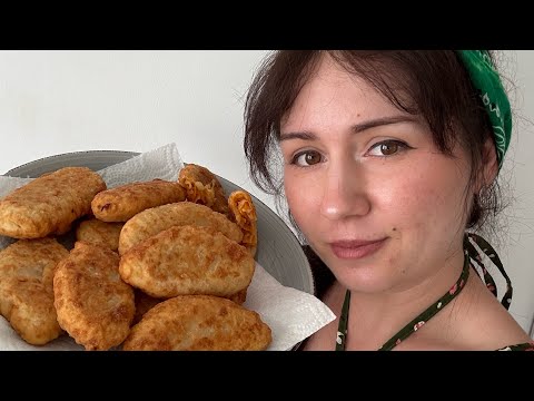 Видео: ЧЕСНОКОВА ГОТОВИТ ПИРОЖКИ С КАПУСТОЙ КАК У БАБУШКИ. ТЕСТО ИЗ ДВУХ ИНГРЕДИЕНТОВ #пирожки