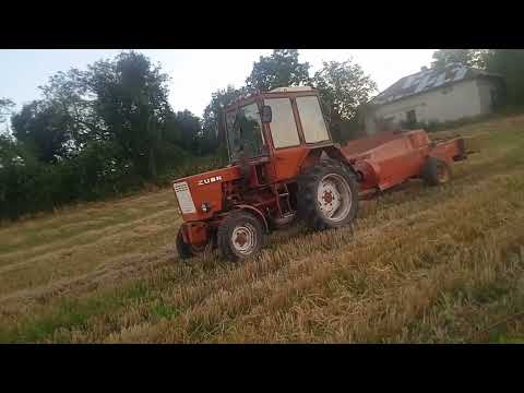 Видео: Т-25 + прес-підбирач | Тюкування соломи 2025