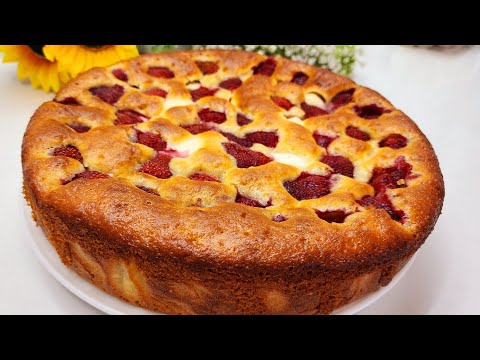 Видео: Идеальный клубничный торт всего за несколько минут! Просто и вкусно