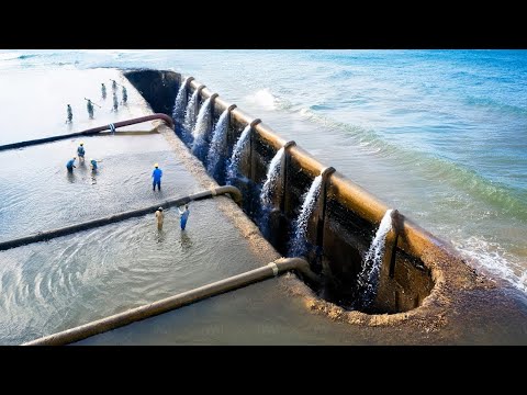 Видео: Израиль Начал Осушать Мертвое Море, Выливая из Него Тонны Воды, 25 Лет Спустя Результат Удивил Мир