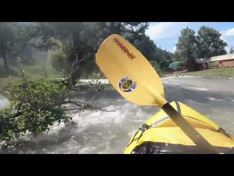 Видео: Пакрафт на бурной воде / Техника движения по реке / Школа бурноводного пакрафтинга