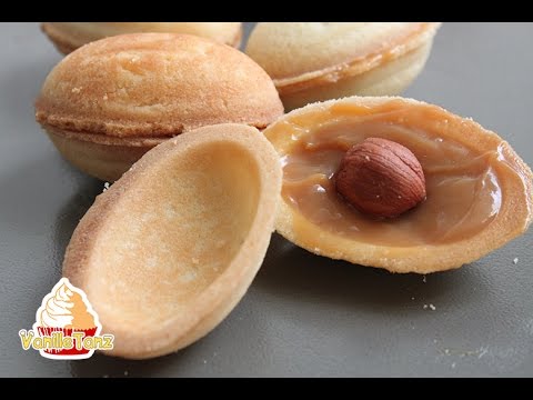 Видео: Russische Oreschki Zaubernüsse, Орешки со сгущенкой, Walnut Cookies with dulce de leche