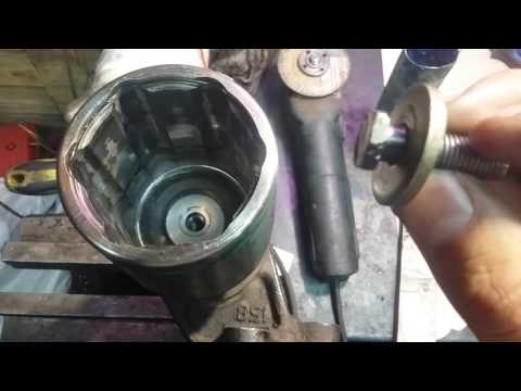 Видео: Mazda 626 GE 2.0 FS Восстановление шлицевого соединения привода при помощи иголок