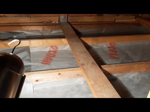 Видео: Утепление потолка опилкобетоном или самый бюджетный утеплитель.