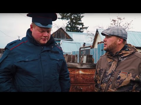 Видео: ДЕРЕВЕНСКИЙ УСТРОИЛСЯ НА РАБОТУ. НАШЁЛ ТЕЛЕФОН В ТАКСИ. Пойдём отойдём