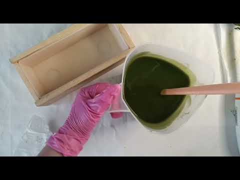 Видео: Варим натуральное мыло на мацерате и отваре зверобоя и душицы, с добавлением спирулины #натуральное
