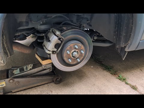 Видео: Замена тормозов на Nissan Pathfinder 2023 года.