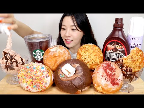 Видео: SUB) ASMR Кремовый пончик с шоколадным сиропом Херши Мукбанг 🍩 Десертный глазированный пончик