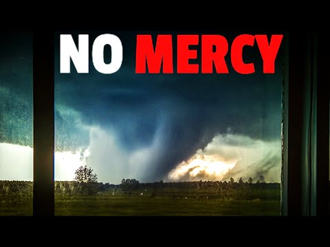 Видео: Самый жестокий торнадо EF5 в супервспышке: Рейнсвилл 2011