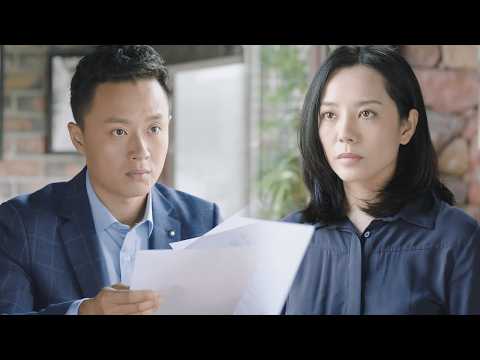 Видео: Муж попался на измене; жена спокойно подала развод, и он сожалеет.