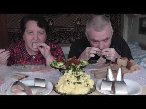 Видео: MUKBANG RUSSIA|MASHED POTATOES|SCOMBER|ПЮРЕШКА|СКУМБРИЯ ДОМАШНЕГО ПОСОЛА и ОГУРЦЫ с ПОМИДОРАМИ,ЧАЙ
