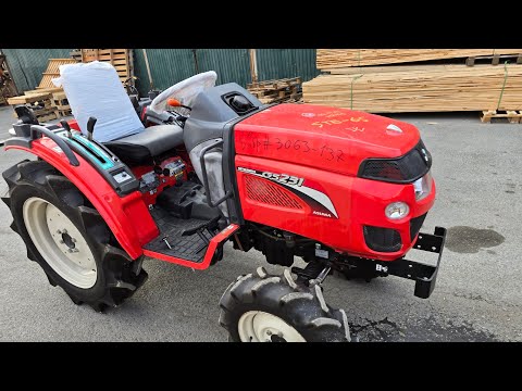 Видео: Отправка заказного трактора тк ЖелДорЭкспедиция в г. Санкт-Петербург