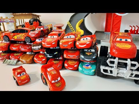 Видео: Мультики про МАШИНКИ- Молния Маквин Монстр Трак машинки. ТАЧКИ Мультфильм Игрушки сборник все серии