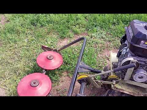 Видео: Обзор роторной косилки на мотоблок. Подводные камни, нюансы. Первый опыт