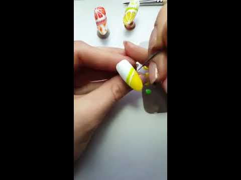 Видео: Фрукты на ногтях. Рисуем лимон и апельсин на ногтях. Запись прямого эфира. Летний маникюр