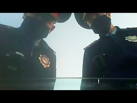 Видео: Вот так нужно разговаривать, когда останавливает полиция. Лайк, комент, репост.