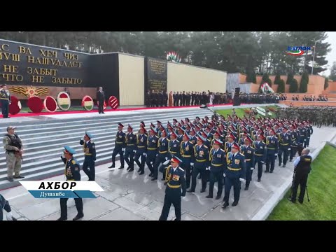 Видео: Пешвои миллат дар маросими гулчанбаргузорӣ ва паради ҳарбӣ дар Боғи Ғалаба иштирок намуданд