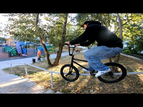 Видео: РАЗНОСИМ МОСКОВСКИЙ СТРИТ НА БМХ | ВСТРЕТИЛИ ПОДПИСЧИКОВ | MSK BMX RAW STREET