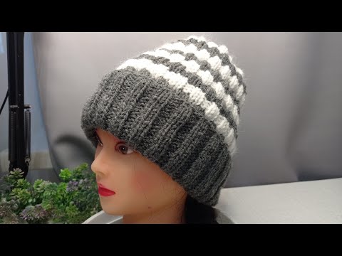 Видео: Двухцветная шапка с отворотом/ вяжем спицами...