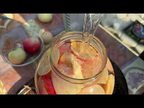 Видео: Секреты идеального яблочного компота: рецепт и советы от тещи