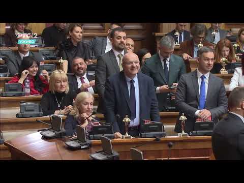 Видео: Скупштина Србије |  Ана Брнабић, и након увреда које су јој упутили, ПОЗИВА ОПОЗИЦИЈУ НА РАЗГОВОРЕ❗