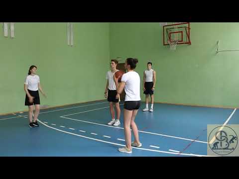 Видео: Индивидуальные тактические действия в баскетболе. 8-9 класс