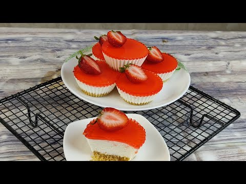 Видео: Чизкейк без выпечки. чизкейк творожный с клубничным желе/Mini cheesecakes recipe