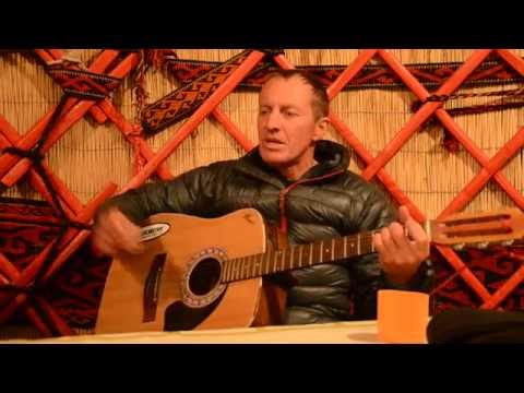 Видео: "Царица Непала" в исполнении Дениса Урубко
