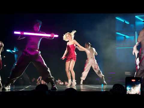 Видео: Полина Гагарина - 04 Тени (Казань 20.05.2023)