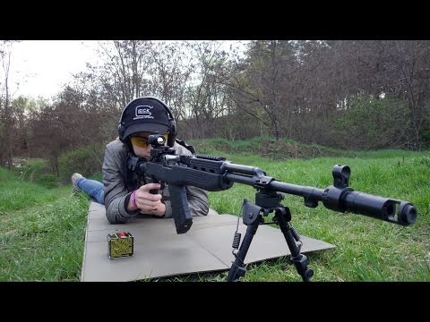 Видео: Ева стреляет из СКС