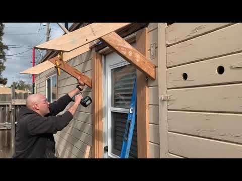 Видео: Visor above the entrance door | Козырек над входной дверью