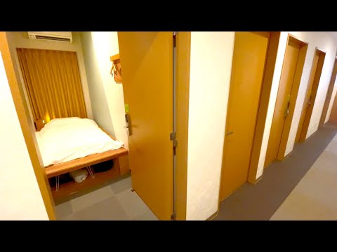 Видео: Пребывание в полностью частном капсульном отеле Киото | Карман Отель Карасума Годзё