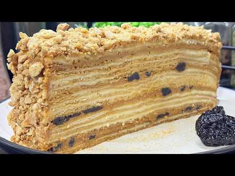 Видео: 🍯 Медовик с черносливом и сметанным кремом