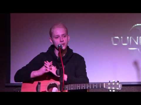 Видео: Тим Эрна на ДР Черновой (кафе Горох, 16.10.16.)