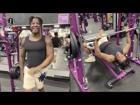 Видео: Blueface Geeked впервые после тюремного заключения поднял вес до 127 кг! 🏋🏽‍♂️