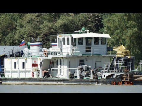 Видео: Теплоход БТ-73 и теплоход ПЕСЕЦ тянут земснаряд, вверх по реке Кубань