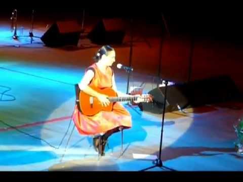 Видео: Елена Ваенга. Под гитару...