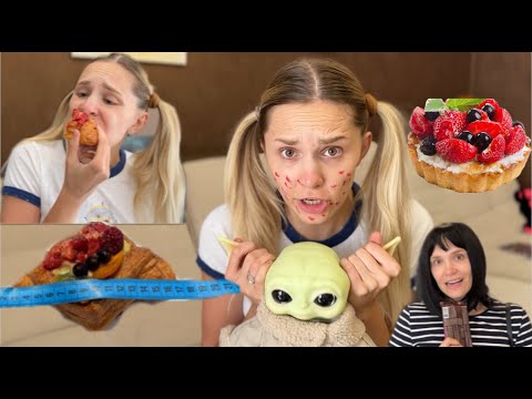 Видео: МАЛА ВИКРАДАЄ ТІСТЕЧКО🧁