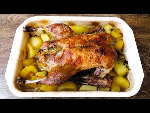 Видео: Фаршированная утка с ароматной начинкой. Простой рецепт для начинающих!
