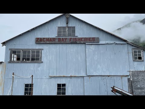 Видео: Осмотр оборудования по переработке сельди на старом консервном заводе на Аляске.