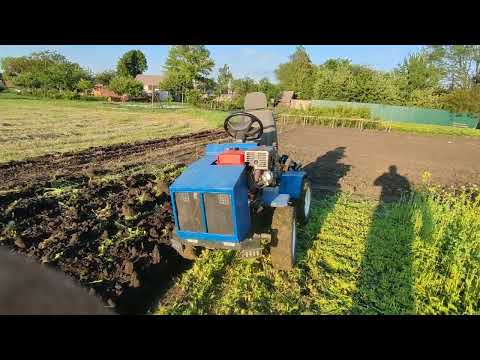 Видео: ДВУХКОРПУСНЫЙ ПЛУГ на МИНИТРАКТОРЕ в деле!!!! Запахиваю сидерат!!!