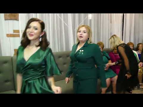 Видео: ТЕЧЕ РІЧЕНЬКА, НЕВЕЛИЧЕНЬКА - ВЕСІЛЬНА ПІСНЯ, ПОЛЬКА