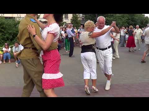 Видео: ТРИ ПОКОЛЕНИЯ ТАНЦОРОВ! Все - КЛАССНЫЕ!