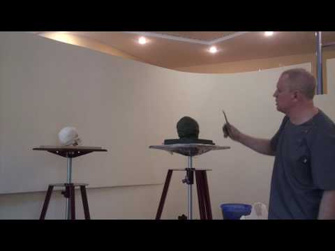 Видео: Уроки скульптуры и рисунка: лепка черепа человека, часть 1 (набор массы)