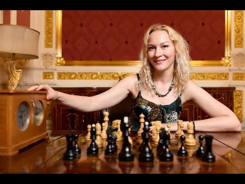 Видео: Битва интеллектуалов с Марией Фоминых. Шахматы [RU]lichess.org